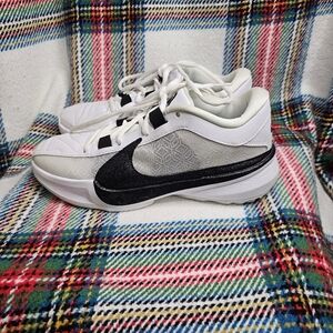 Nike Zoom Freak 5 Basketball Shoes Size 6 White/ Black/ White